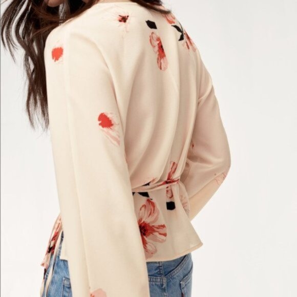 Aritzia Wilfred Lilia Taupe Floral Wrap Blouse Size Medium - Picture 3 of 10
